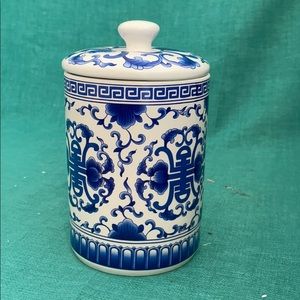 NWT mandarin house 10 strawberry st. blue & white